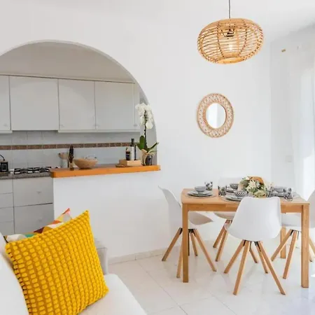 Apartment Modern With Sea View In 45 M² & Pool *